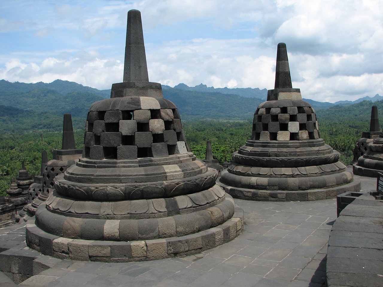 玉龙寺扩建新动态，传承历史，展望壮丽的未来变革